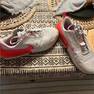 Nike Women’s Air Max